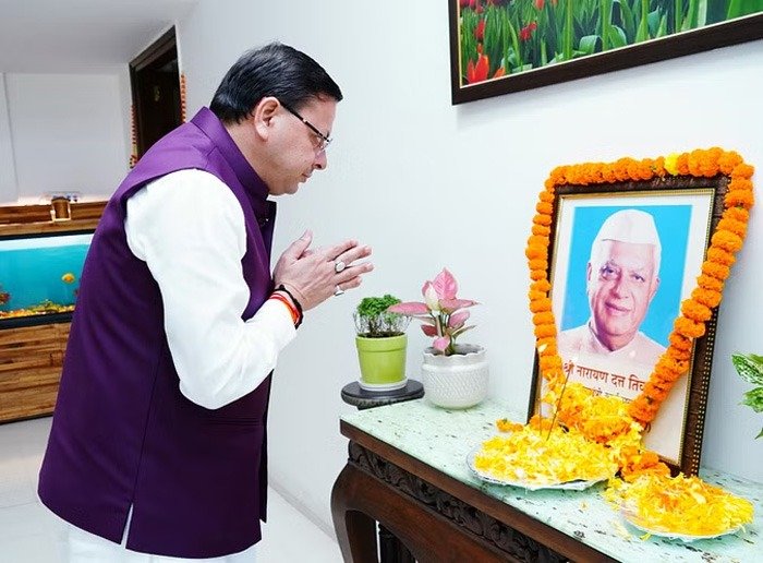 सीएम धामी ने पूर्व सीएम एनडी तिवारी को दी श्रद्धांजलि