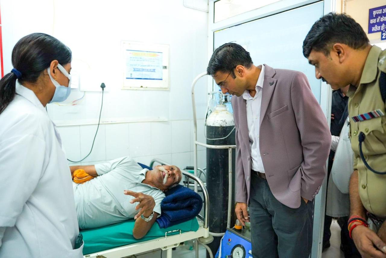 रेफरल सेंटर न बने चिकित्सालय : डीएम