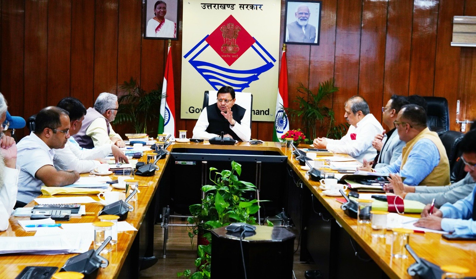 राज्य से जुड़े विभिन्न विषयों पर पैरवी मजबूती के साथ हो : सीएम