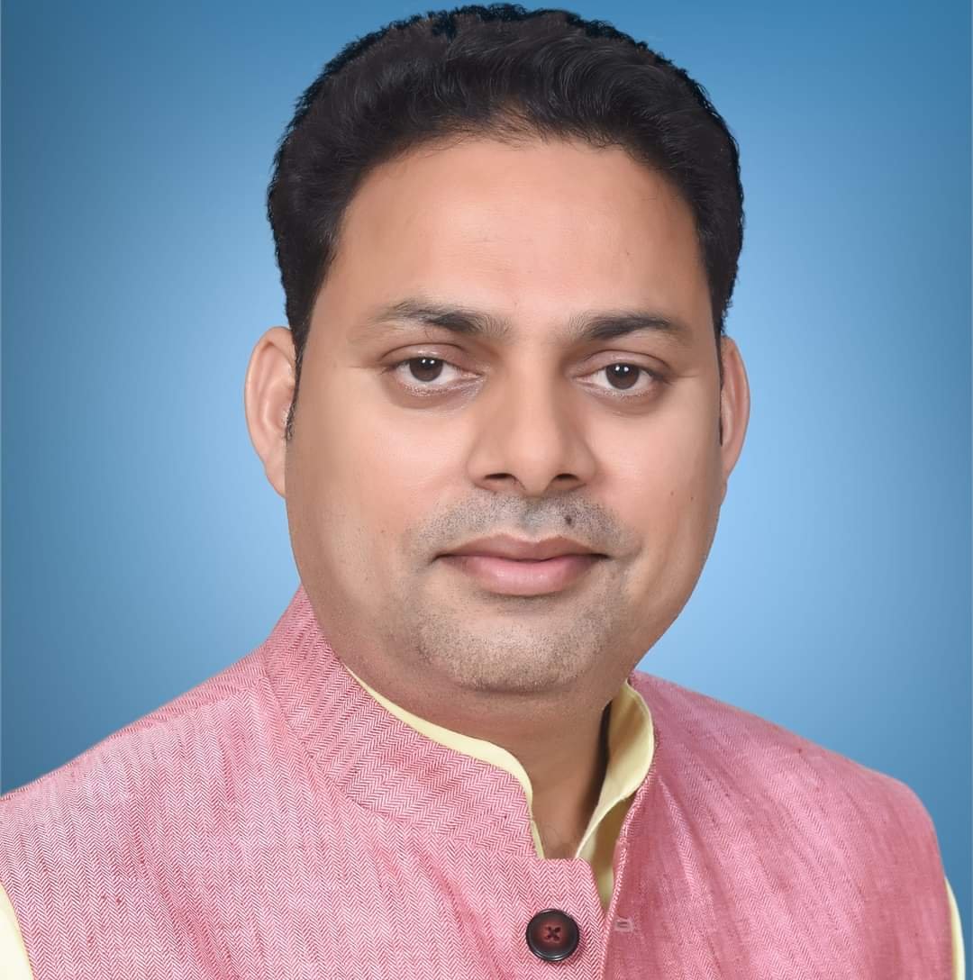 मुख्य परीक्षा का 6 माह समय बढ़ाया जाए : भुवन कापड़ी