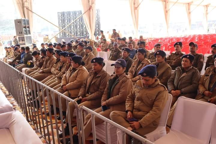 गौचर मेला ड्यूटी में नियुक्त पुलिस बल की ब्रीफिंग