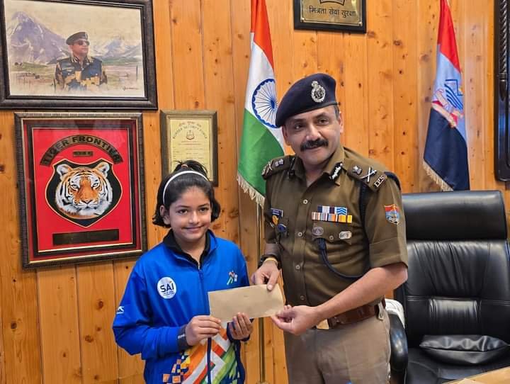 उत्तराखंड राज्य टेबल टेनिस चैंपियनशिप के विजेताओं ने की डीजीपी से मुलाकात