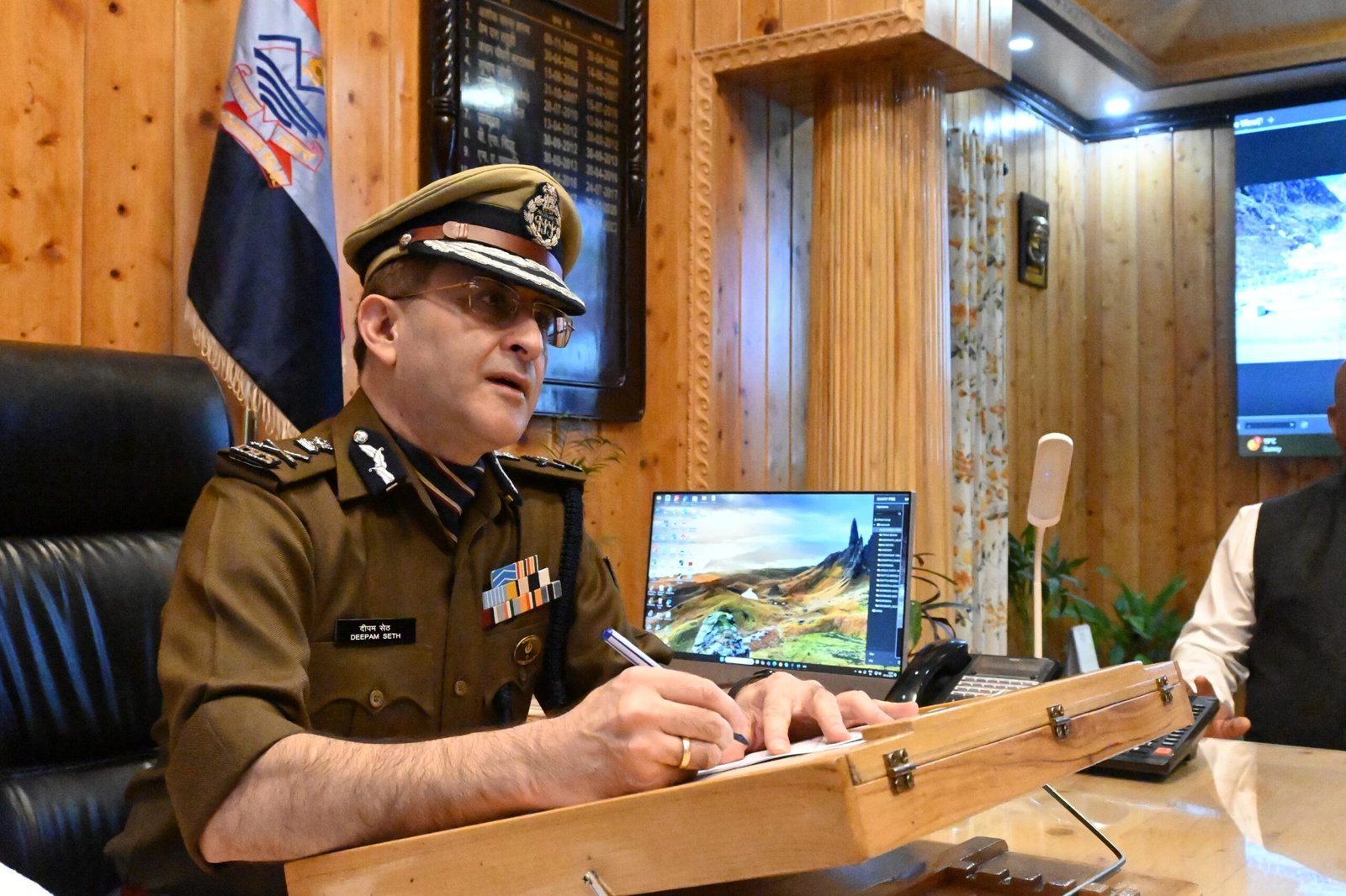 दीपम सेठ ने ग्रहण किया डीजीपी के रूप में पदभार