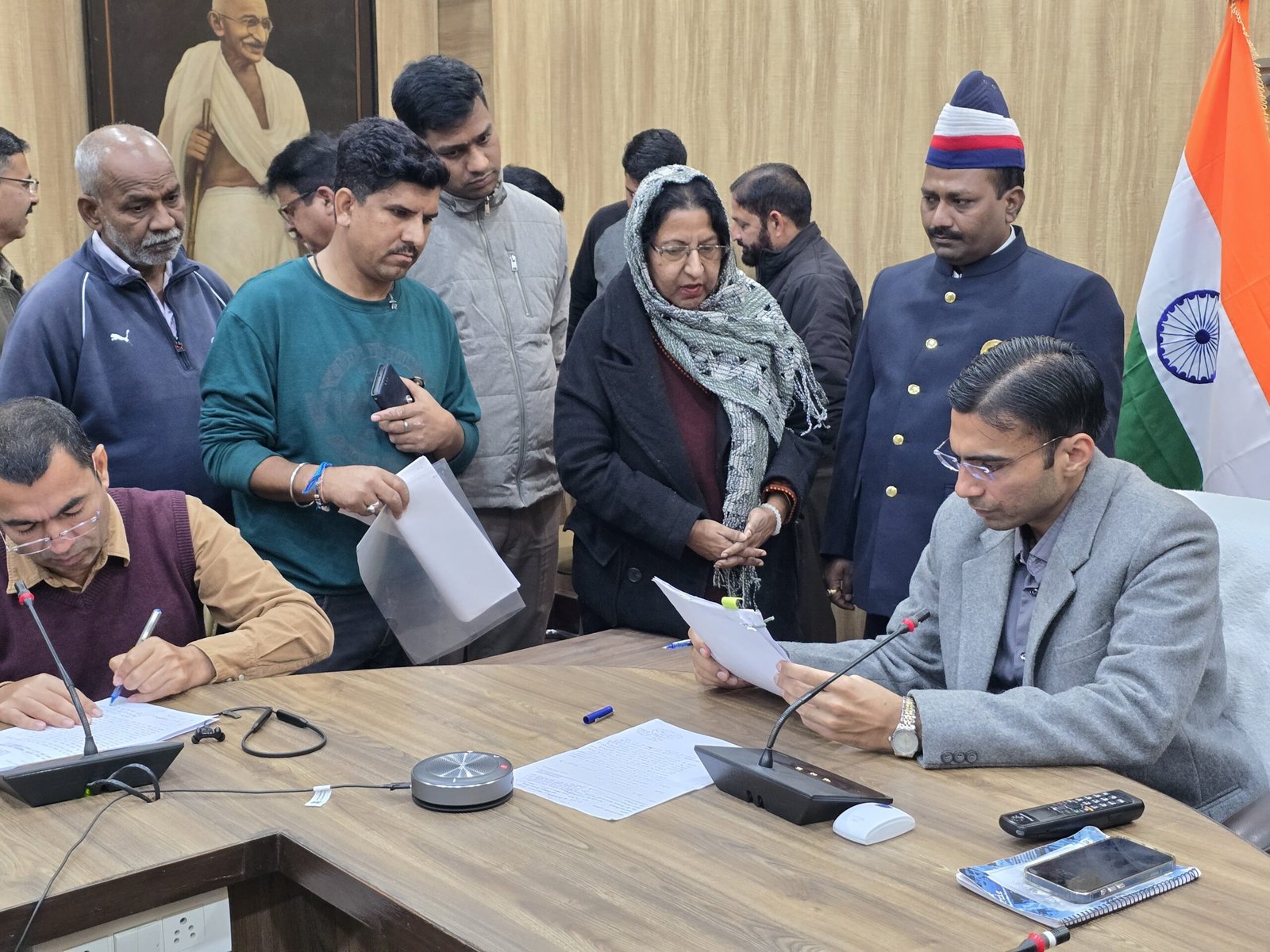 जिलाधिकारी की अध्यक्षता में जनसुनवाई कार्यक्रम का आयोजन