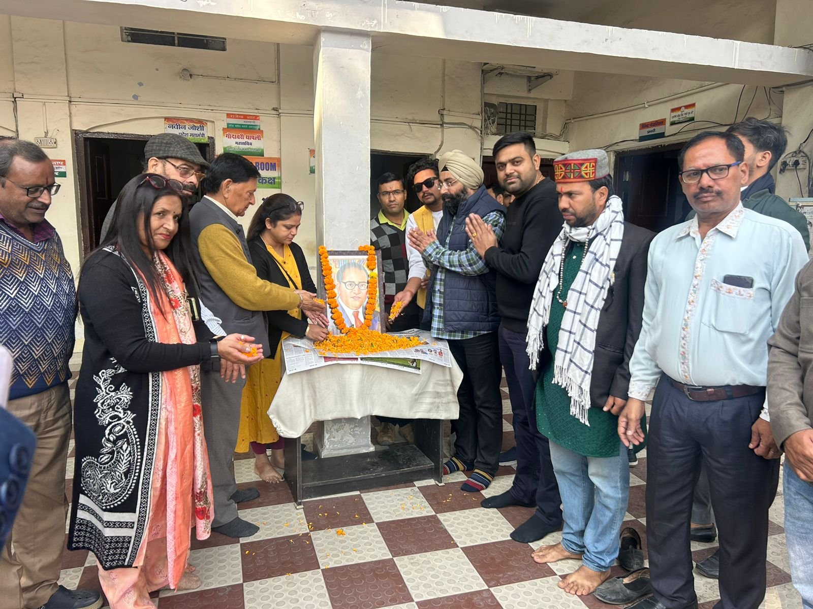 कांग्रेस कार्यकर्ताओं ने किया संविधान की प्रस्तावना का पाठ