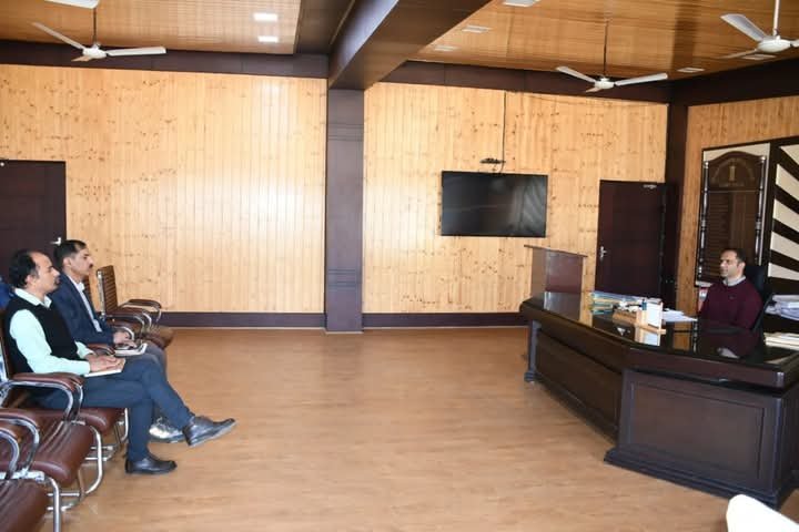 बन रहे केंद्रीय विद्यालयों के भवनों की समीक्षा