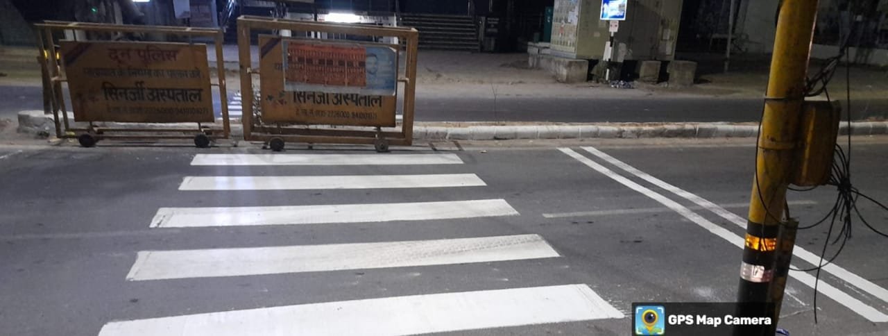 राजपुर रोड डिवाईडर का शुरू हो गया काम