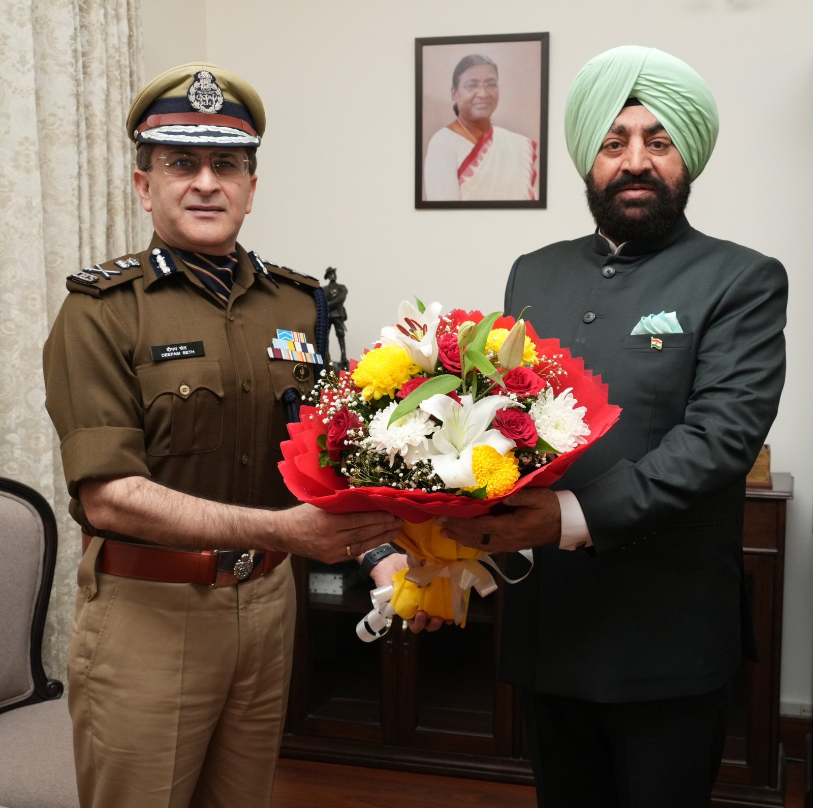 नवनियुक्त डीजीपी ने की राज्यपाल से मुलाकात