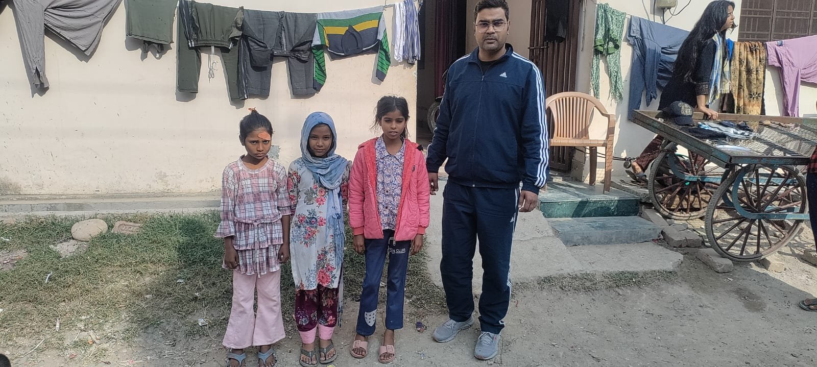 स्कूल की छत का प्लास्टर गिरने की घटना पर मुख्य शिक्षा अधिकारी तथा खंड शिक्षा अधिकारी को दिया शोकॉज