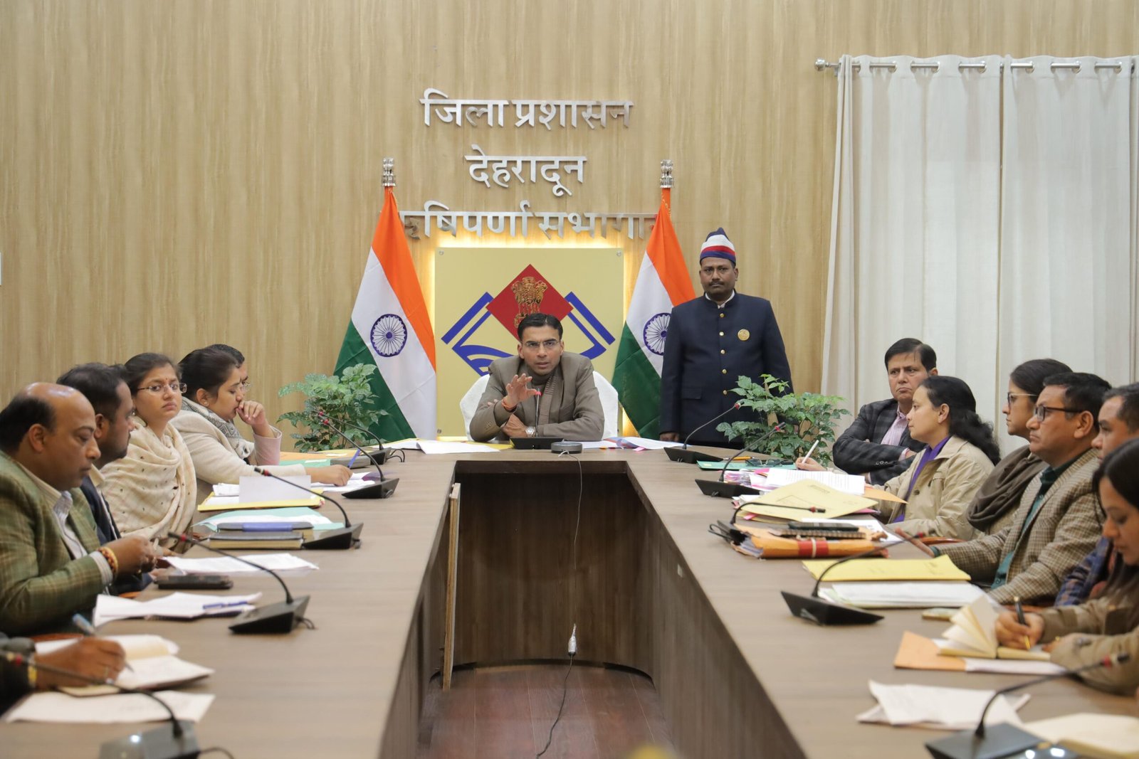 पीपी एक्ट में प्रकरण डालकर अपनी जिम्मेदारियों से नहीं हो सकते विभाग विमुखः डीएम