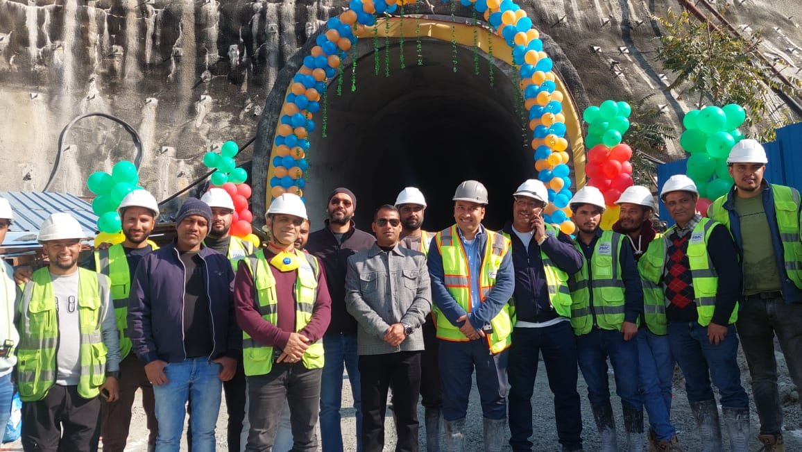 ऋषिकेश – कर्णप्रयाग रेल लाइन की एक और सुरंग गौचर सिवाई हुई आर-पार