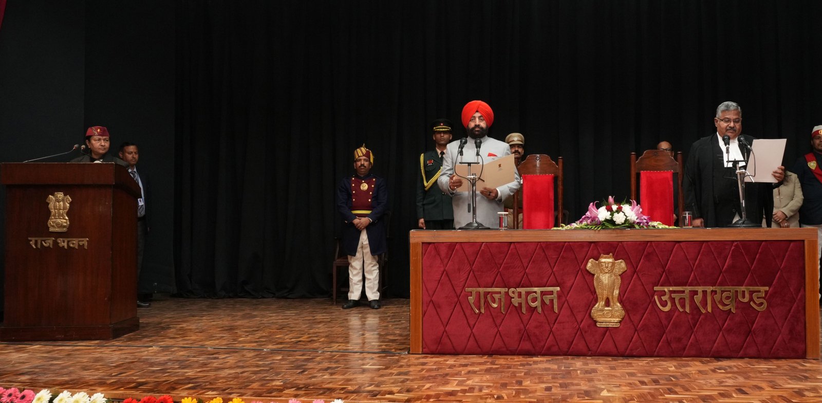 उच्च न्यायालय के नवनियुक्त मुख्य न्यायाधीश न्यायमूर्ति गुहनाथन नरेंदर को दिलायी पद की शपथ उच्च न्यायालय के नवनियुक्त मुख्य न्यायाधीश न्यायमूर्ति गुहनाथन नरेंदर को दिलायी पद की शपथ
