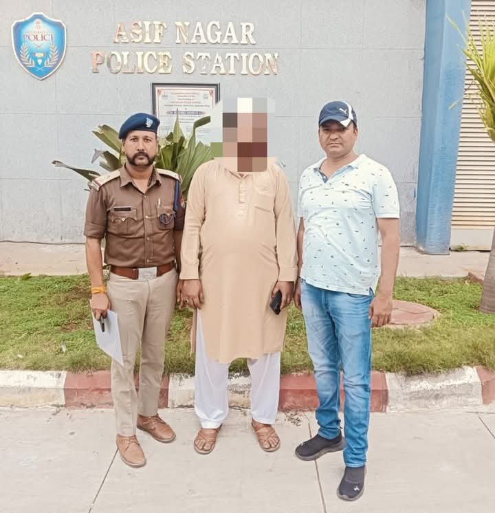 पुलिस ने ढूंढ निकाला बीस हजार रुपये का ईनामी