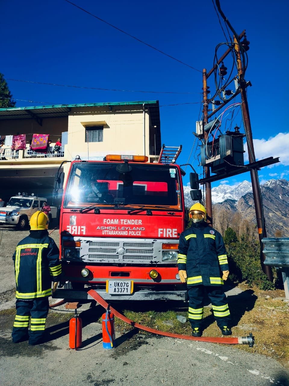 फायर सर्विस कर्मचारियों को दिया श्वसन उपकरणों के संचालन का प्रशिक्षण