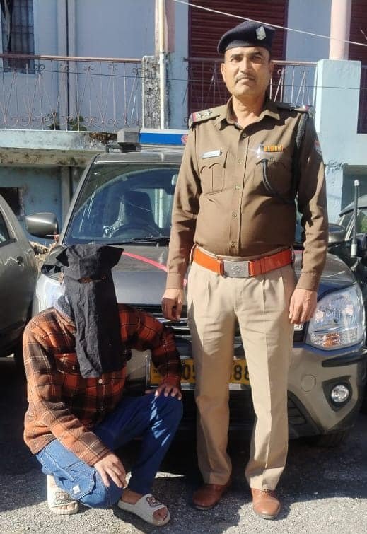 शराबी वाहन चालक को पुलिस ने कराई हवालात की सैर