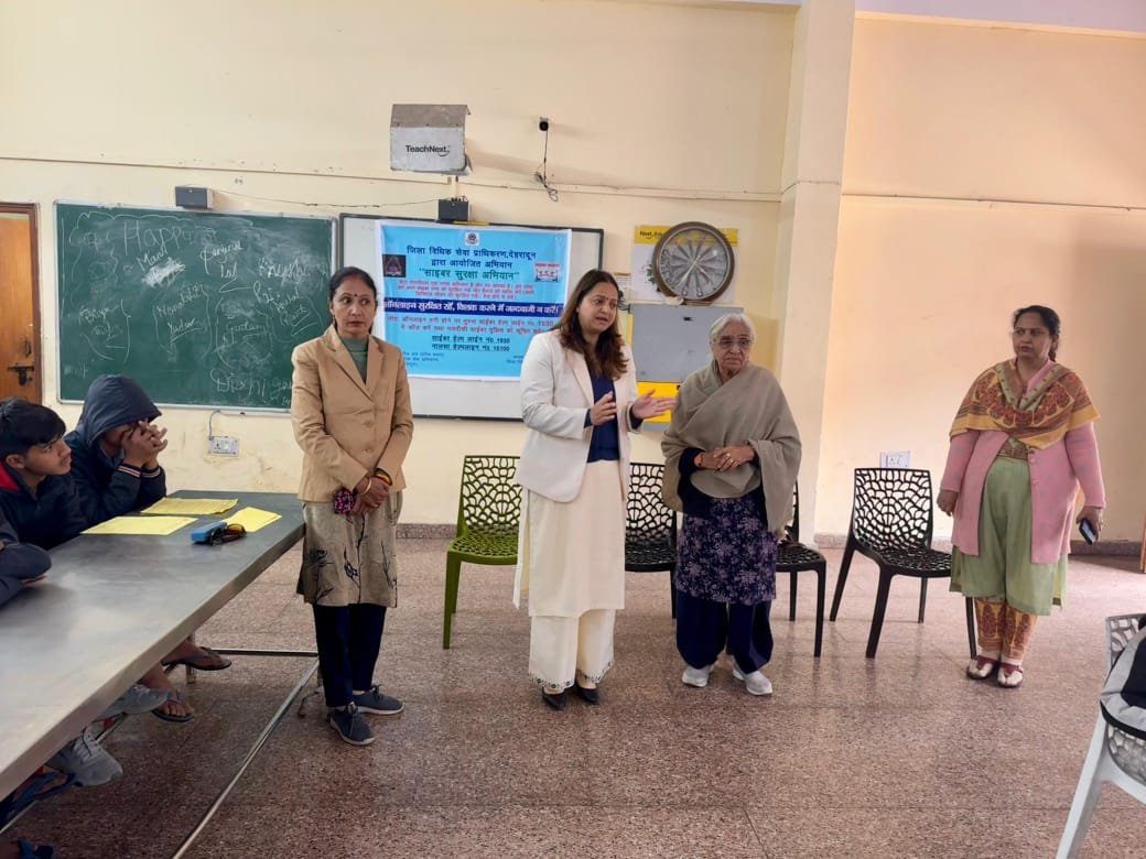 आश्रम के बच्चों ने किया जनमानस को जागरूक