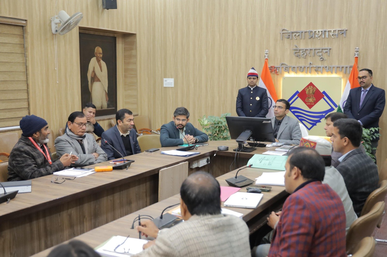 वन पंचायत हमारे महत्वपूर्ण अंग : डीएम