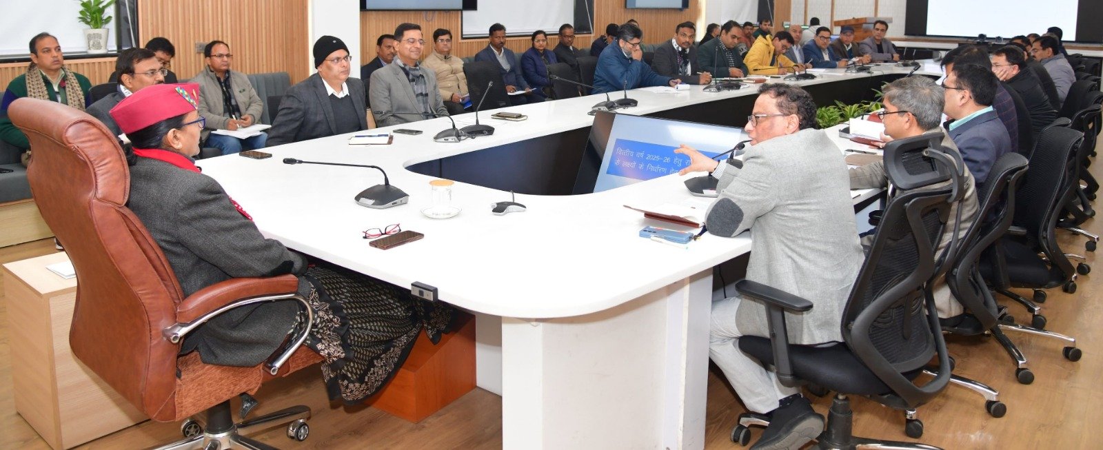 लक्ष्य से कम ऋण वितरण पर नाराजगी व्यक्त