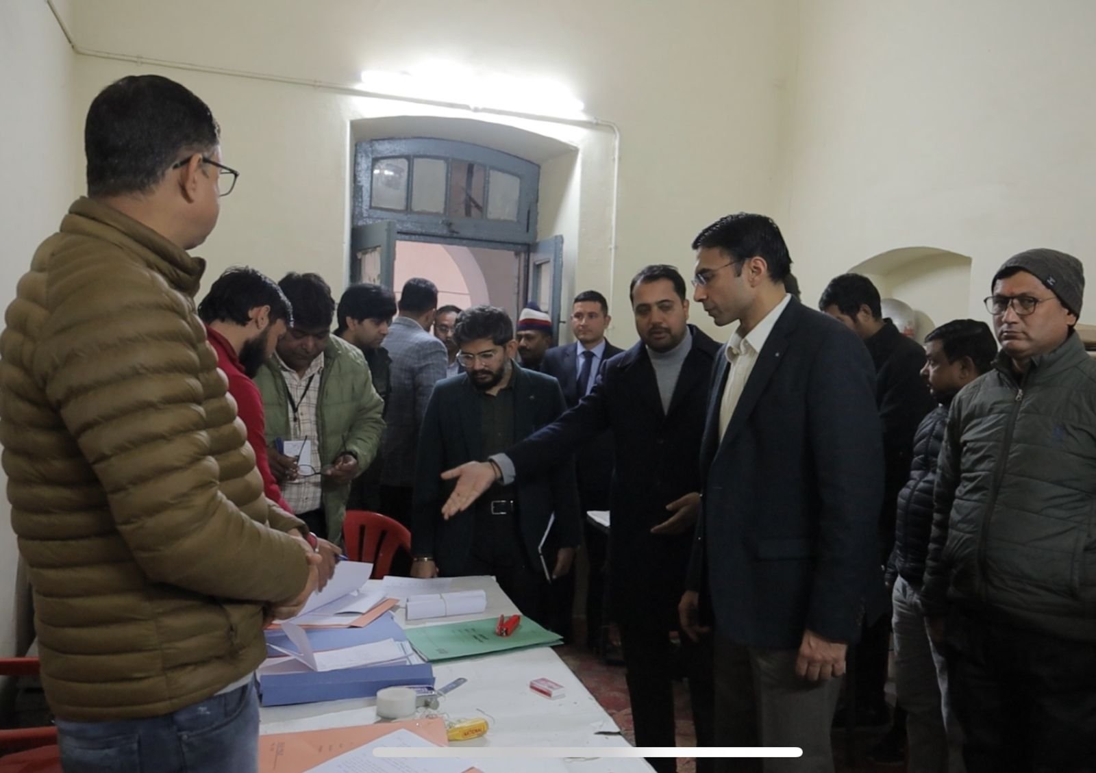 जिलाधिकारी ने किया स्ट्रांगरूम मतगणना स्थल का निरीक्षण