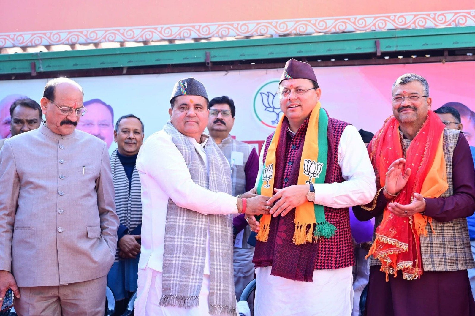 अभिनंदन कार्यक्रम में सम्मिलित हुये मुख्यमंत्री