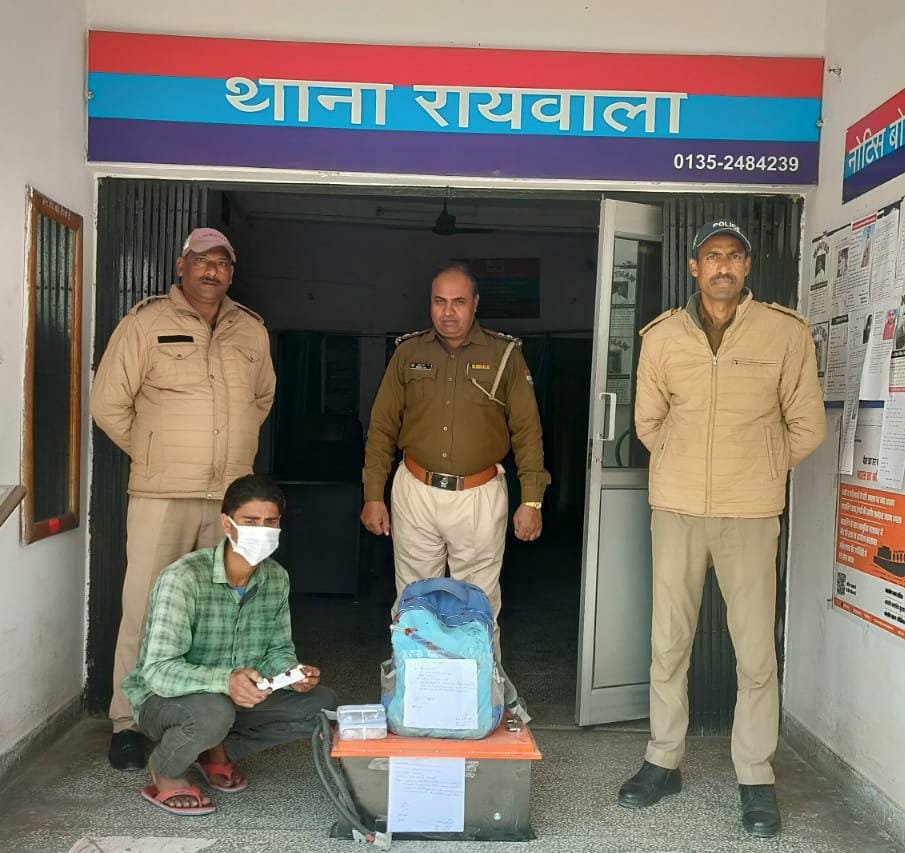 लूट व नकबजनी के अभियोगों में फरार चल रहा अभियुक्त गिरफ्तार