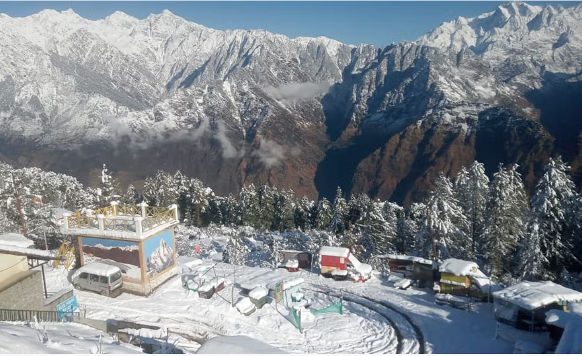 बर्फबारी के बाद खिली धूप तो चांदी से चमके पहाड़…औली, हर्षिल और यमुना घाटी का दिखा अद्भुत नजारा