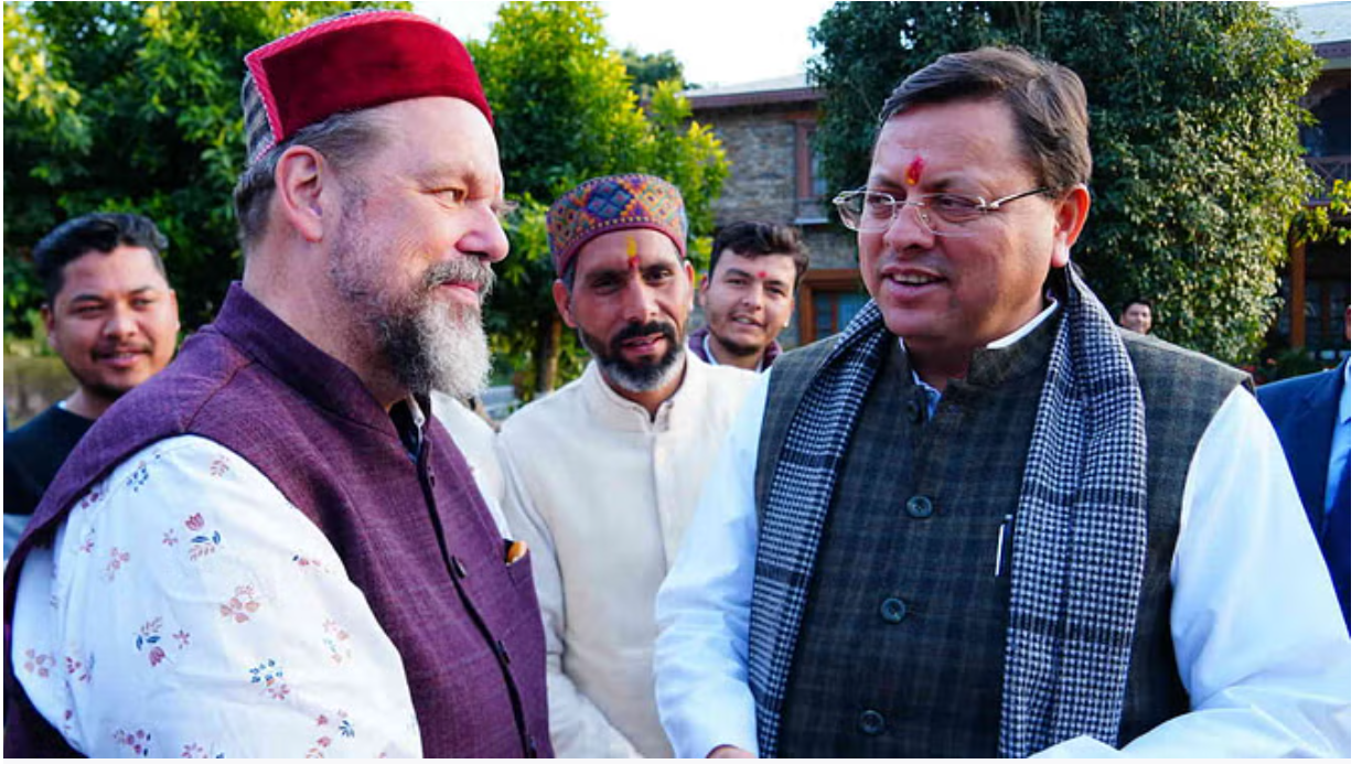 सिलक्यारा रेस्क्यू अभियान पर अर्नोल्ड डिक्स ने लिखी ‘द प्रोमिस’ किताब, सीएम धामी से की मुलाकात