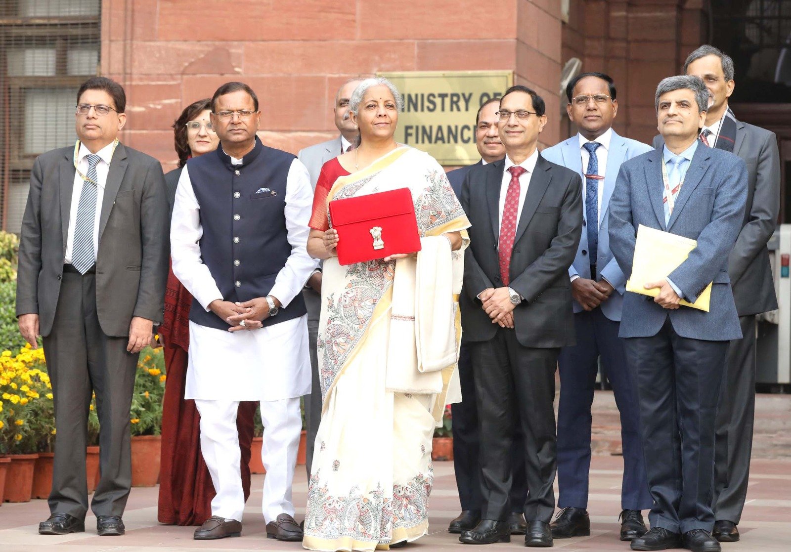 नई कर व्यवस्था के तहत 12 लाख रुपये तक की वार्षिक आय पर कोई आयकर नहीं