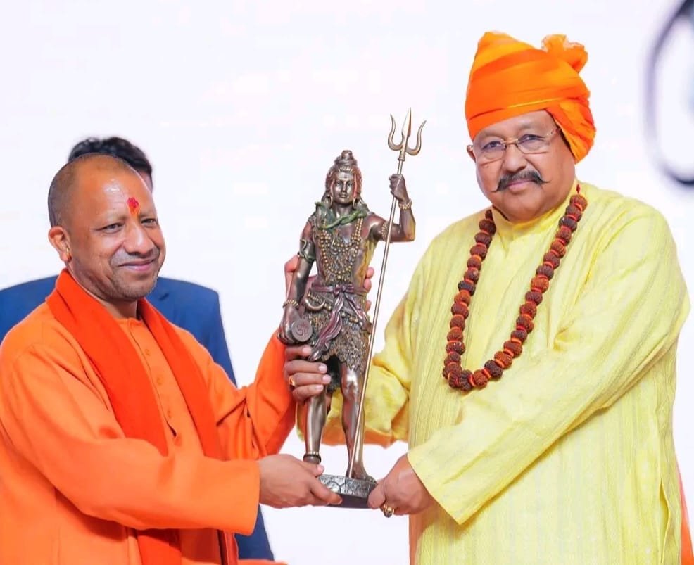 महाराज ने की महाकुंभ में योगी के कुशल प्रबंधन की तारीफ