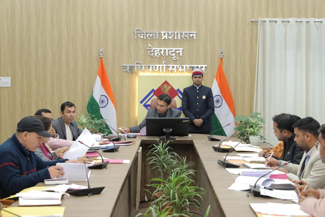 वन पंचायतों को उनके मौलिक अधिकारों से करेंगे संपन्न : डीएम