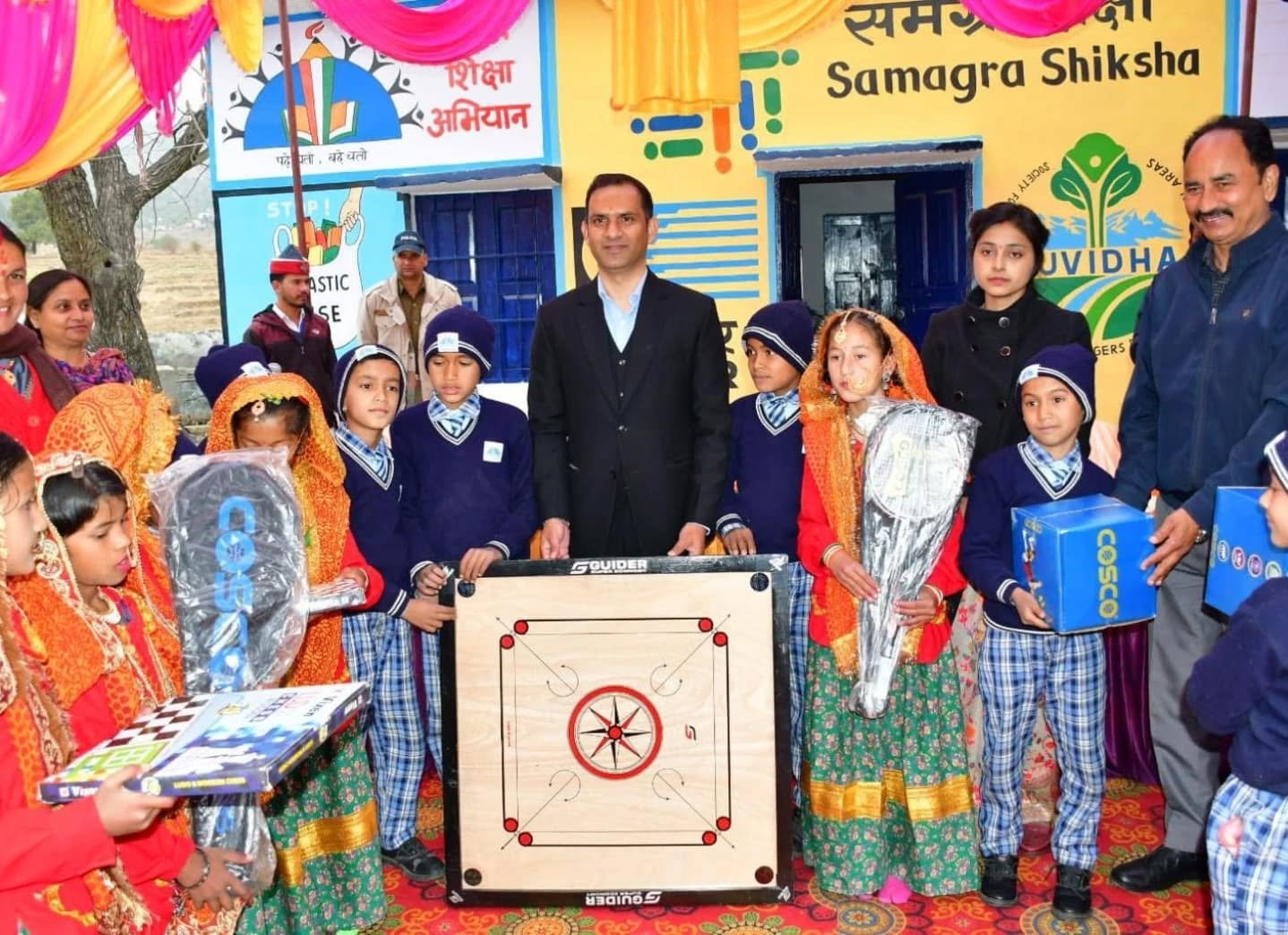 जिलाधिकारी ने किया नवीनीकरण कार्यो का लोकापर्ण