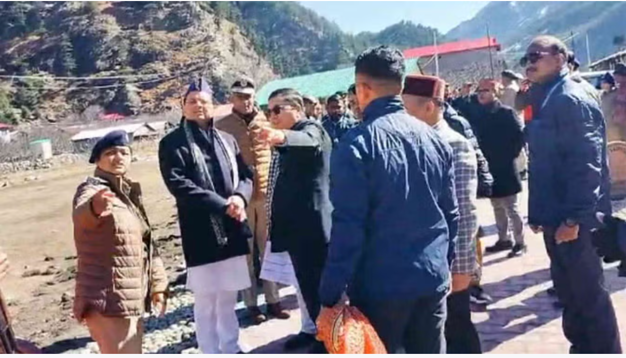 पीएम मोदी के दौरे से पहले तैयारियां परखने पहुंचे मुख्यमंत्री, धामों को मिल सकती है बड़ी सौगात