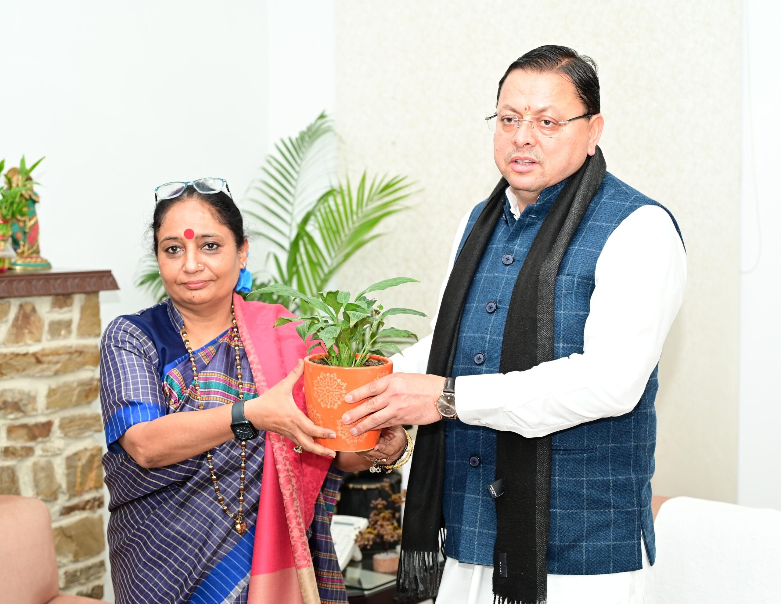 मुख्यमंत्री धामी से विधानसभा अध्यक्ष ऋतु खंडूड़ी भूषण ने की शिष्टाचार भेंट