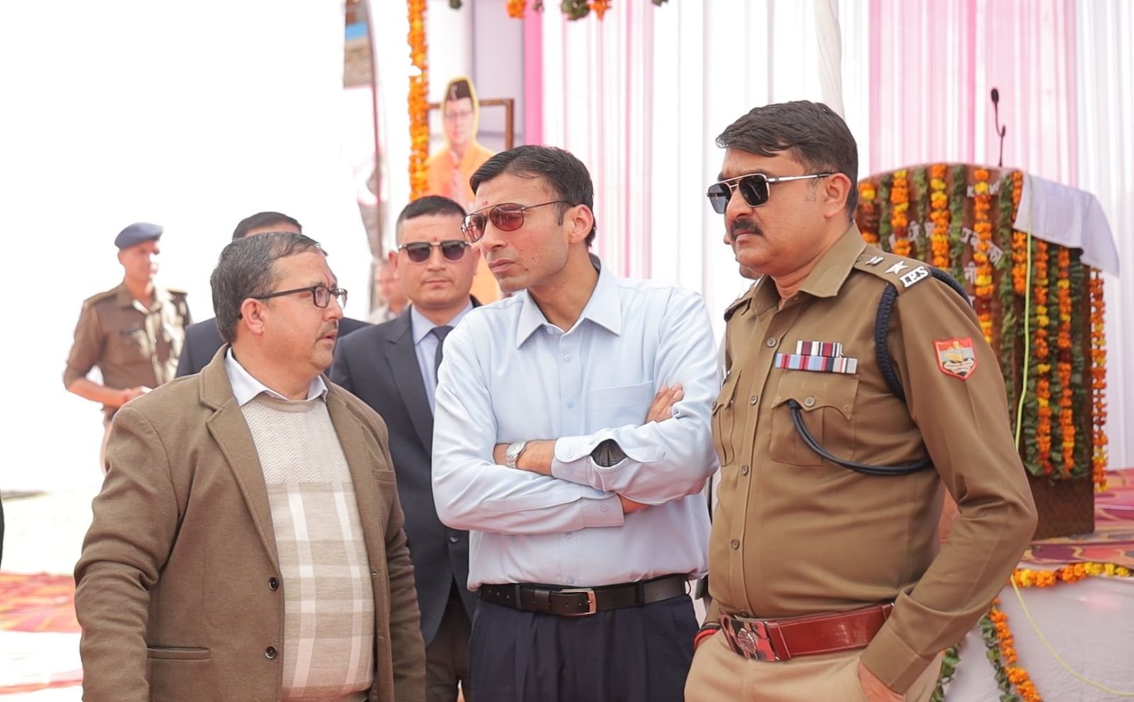 डीएम ने प्लान किया क्षेत्र भ्रमण, जनसुनवाई एवं जन गतिविधियों का बस्ता