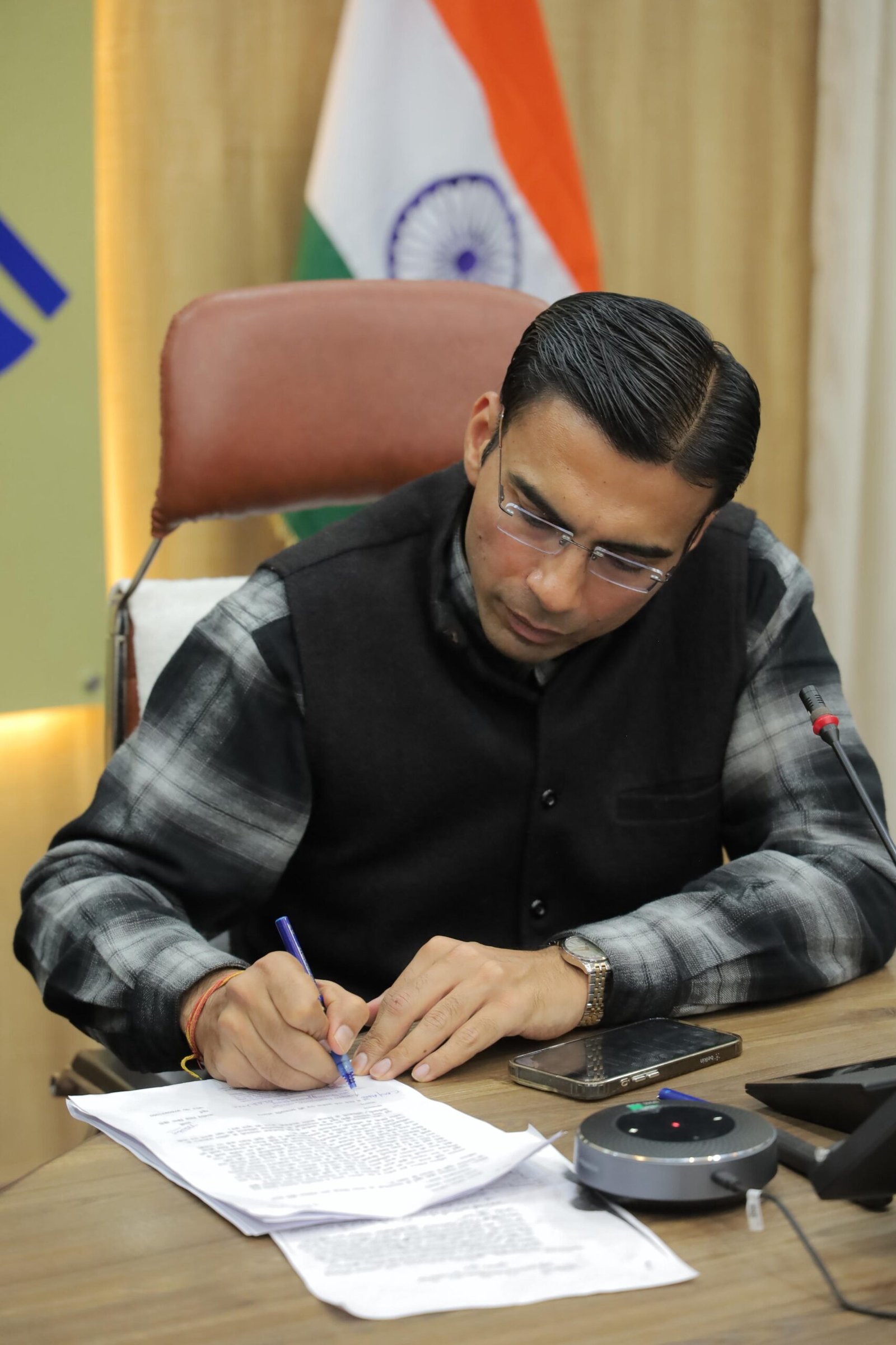 जनमानस को चक्कर कटाने की कार्यप्रवृत्ति बदले, नही तो सख्त एक्शन को रहें तैयार