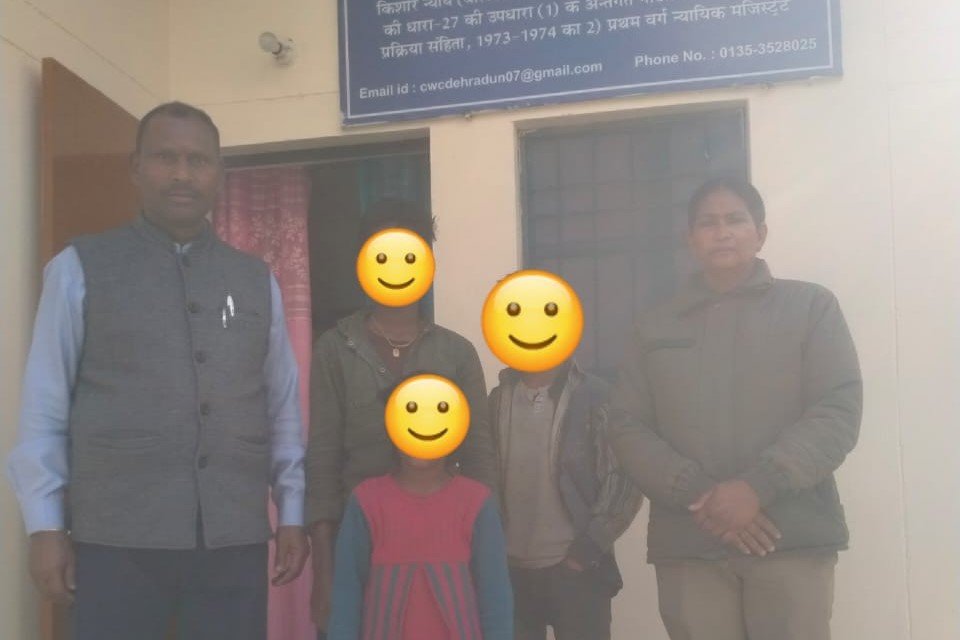 बच्चों के लिए भिक्षा नही, शिक्षा के मंत्र पर आगे बढ रहा देहरादून जिला प्रशासन