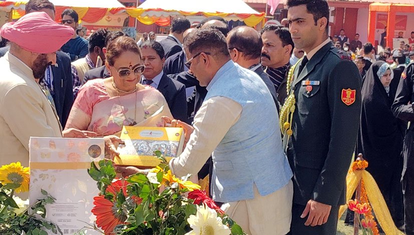 राजभवन फूल प्रदर्शनी में प्रदर्शित हुआ प्रभु श्रीराम सांस्कृतिक पुष्प घाटी