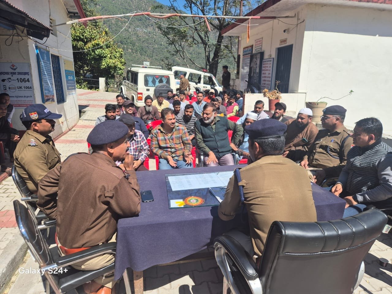 सोशल मीडिया की किसी भी अफवाह या भड़काऊ बयान पर ध्यान न दें : पुलिस अधीक्षक