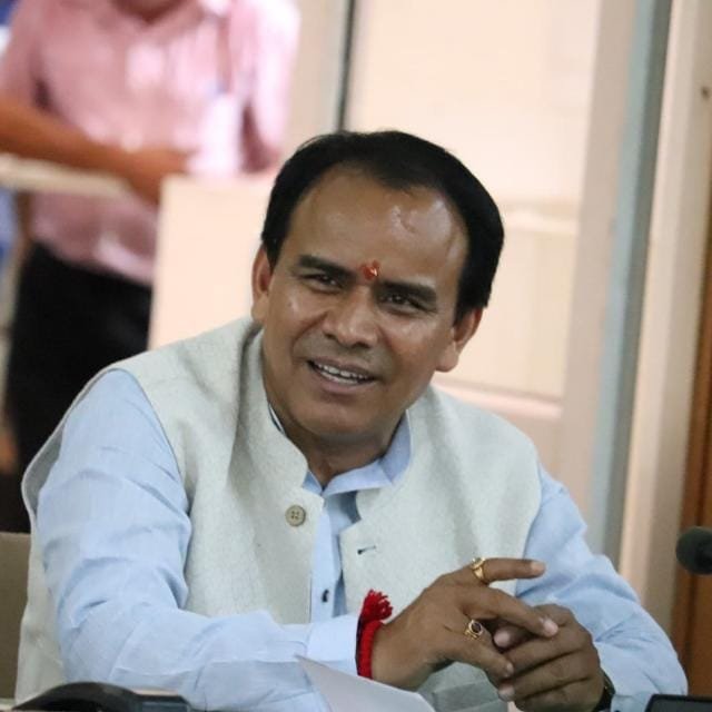 सूबे के प्रत्येक ब्लॉक में बनेंगे कलस्टर विद्यालयः डॉ. धन सिंह रावत