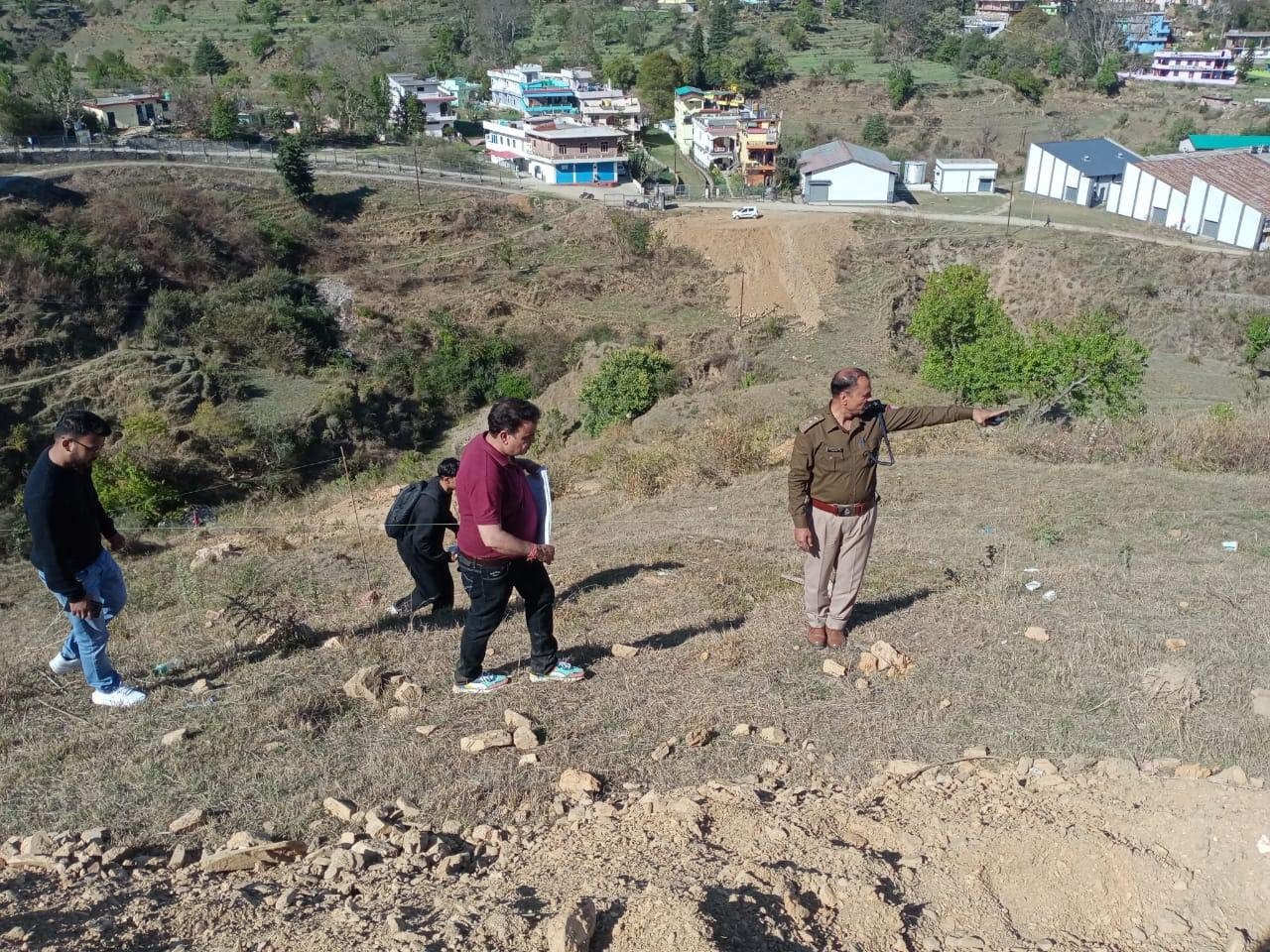 सिल्थाम चौकी के नए भवन की भूमि का सीओ ने किया निरीक्षण