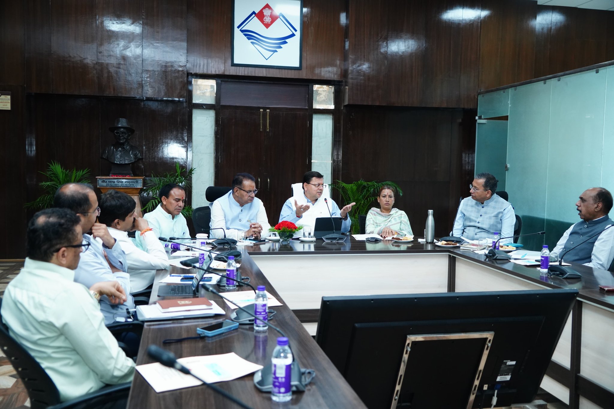 मुख्यमंत्री पुष्कर सिंह धामी ने सेतु आयोग की नीतिगत निकाय की प्रथम बैठक ली। सेतु आयोग द्वारा राज्य की “गोल्डन जुबली 2050” तक का विजन डॉक्यूमेंट बनाए जाने के निर्देश।