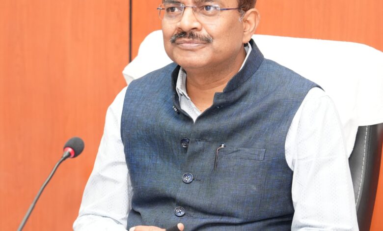 मुख्य सचिव आनन्द बर्द्धन ने आपदा प्रबन्धन विभाग की समीक्षा की मुख्य सचिव आनन्द बर्द्धन ने आपदा प्रबन्धन विभाग की समीक्षा की