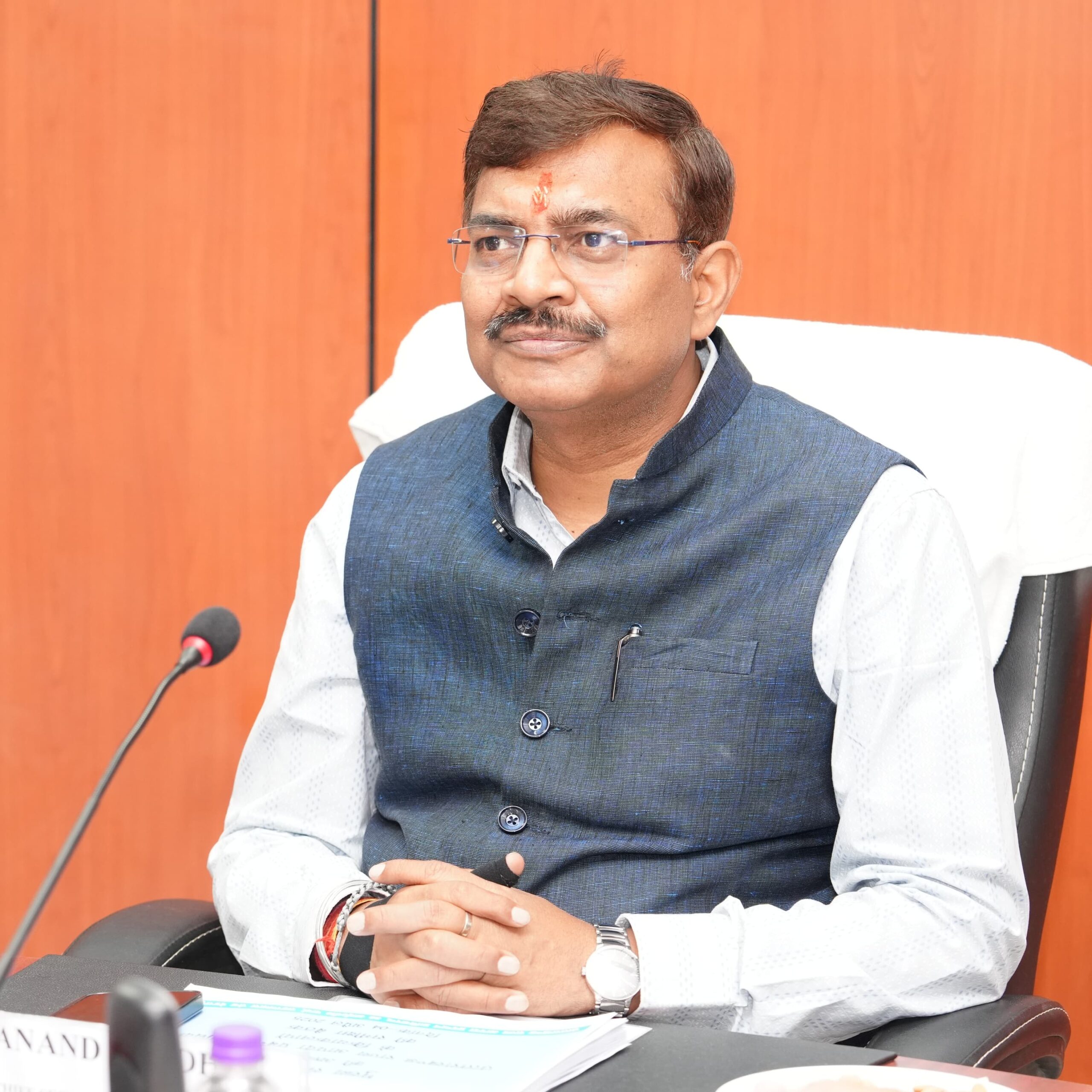 मुख्य सचिव आनन्द बर्द्धन ने आपदा प्रबन्धन विभाग की समीक्षा की