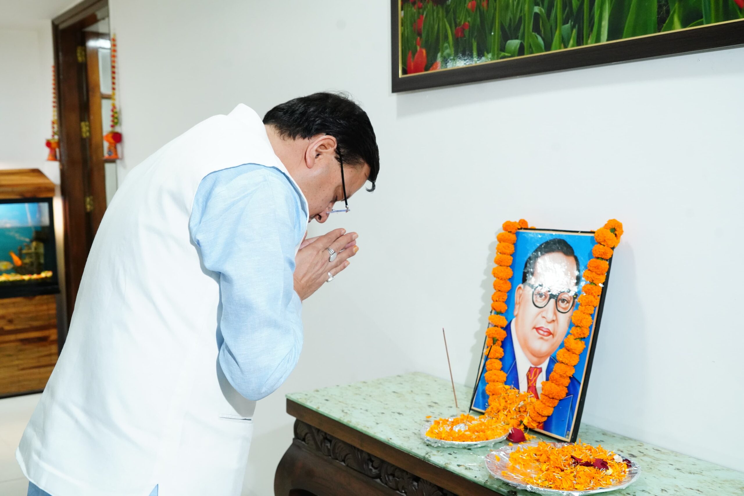 मुख्यमंत्री धामी ने डॉ. भीमराव अंबेडकर जयंती पर उनके चित्र पर श्रद्धासुमन अर्पित कर किया उनका भावपूर्ण स्मरण