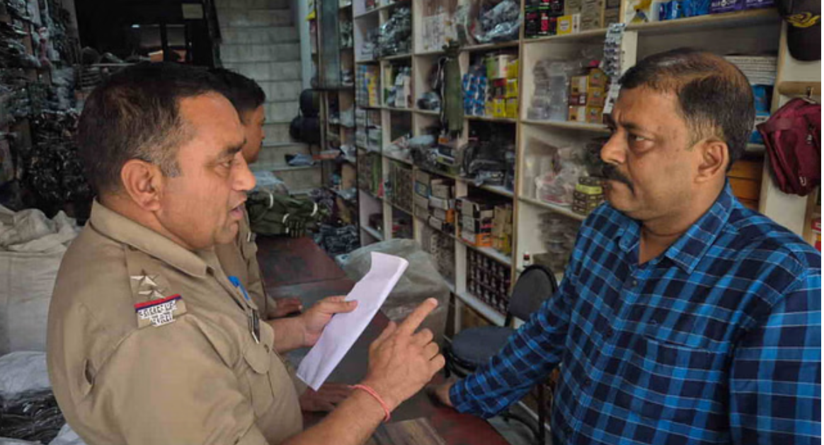 सेना या पुलिस की वर्दी बेचने पर रोक, दून में चेकिंग अभियान, इन नेताओं को किया गया नजरबंद
