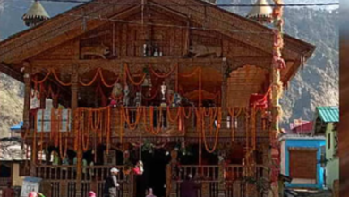 श्रद्धालुओं के लिए खुले शनिदेव महाराज के मंदिर के कपाट, मां यमुना के मायके में उत्सव जैसा माहौल