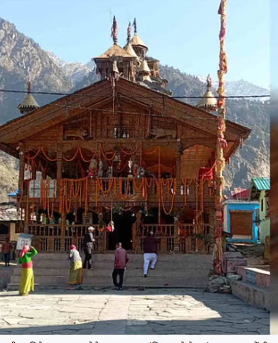 श्रद्धालुओं के लिए खुले शनिदेव महाराज के मंदिर के कपाट, मां यमुना के मायके में उत्सव जैसा माहौल