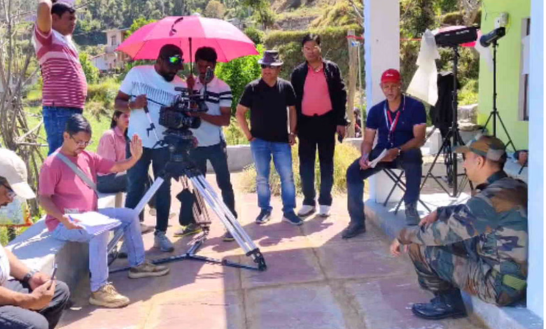 फिल्म डेस्टिनेशन के रूप में अपनी पहचान बना रहा लोल्टी गांव, इन दिनों भी चल रही शूटिंग फिल्म डेस्टिनेशन के रूप में अपनी पहचान बना रहा लोल्टी गांव, इन दिनों भी चल रही शूटिंग
