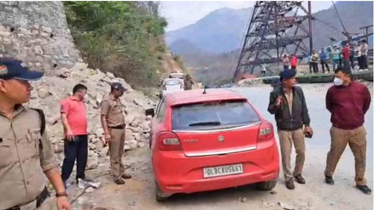 ऋषिकेश-बदरीनाथ हाईवे नरकोटा के पास सड़क किनारे खड़ी कार में मृत मिला व्यक्ति, दिल्ली नंबर का वाहन