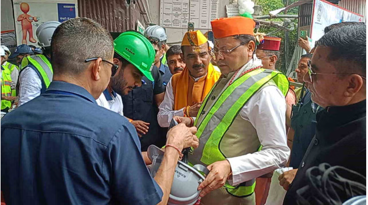 यमुनोत्री हाईवे पर निर्माणाधीन सिलक्यारा-पोलगांव सुरंग आरपार, सीएम की मौजूदगी में ब्रेक थ्रू